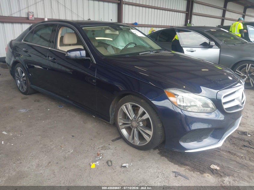 2016 Mercedes-benz E-klasse VIN WDDHF5KB4GB301310 IAAI salvage auction — LEFT SIDE, Rebuildable (Florida), sold $1,650 on 2026-08-18 (photo 1)