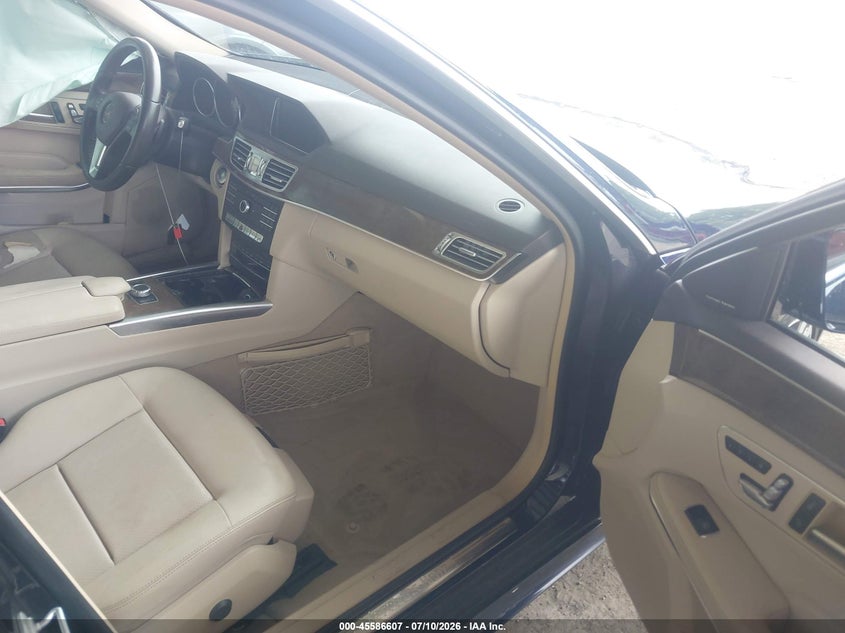 2016 Mercedes-benz E-klasse VIN WDDHF5KB4GB301310 IAAI salvage auction — LEFT SIDE, Rebuildable (Florida), sold $1,650 on 2026-08-18 (photo 5)