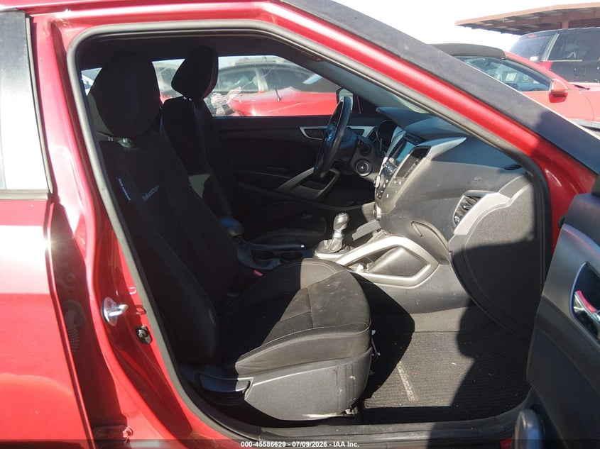 2013 Hyundai Veloster VIN KMHTC6AD0DU105737 IAAI salvage auction — NORMAL WEAR, Clear-Dealer Only (Arizona), sold $325 on 2026-07-28 (photo 5)