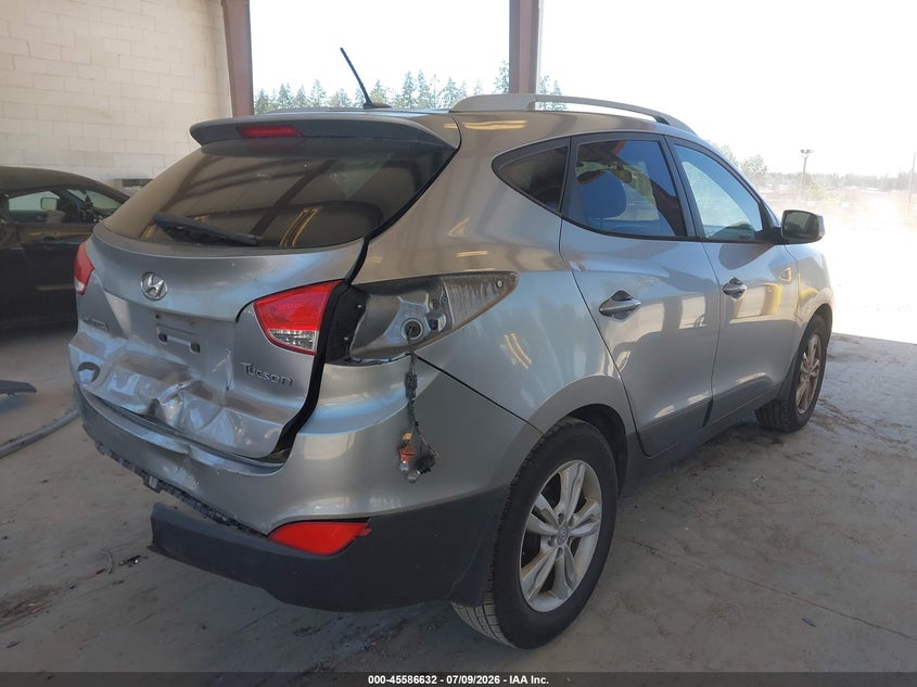 2011 Hyundai Tucson VIN KM8JU3AC8BU128870 IAAI salvage auction — REAR END, Bill Of Sale (Washington), sold $650 on 2026-07-29 (photo 4)