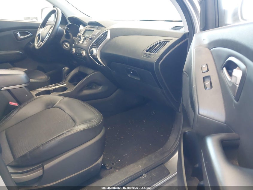 2011 Hyundai Tucson VIN KM8JU3AC8BU128870 IAAI salvage auction — REAR END, Bill Of Sale (Washington), sold $650 on 2026-07-29 (photo 5)