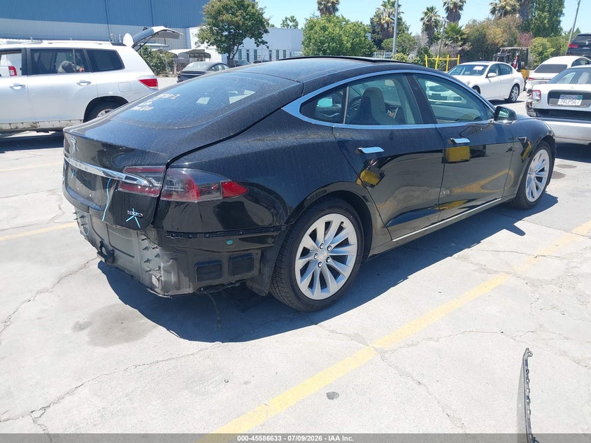 2017 Tesla Model s VIN 5YJSA1E22HF191679 IAAI salvage auction — REAR END, Salvage Title, sold $7,100 on 2026-08-03 (photo 4)