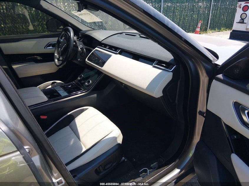 2019 Land rover Range rover velar VIN SALYB2EXXKA218774 IAAI salvage auction — WATER/FLOOD, Salvage Title, sold $7,150 on 2026-08-23 (photo 5)