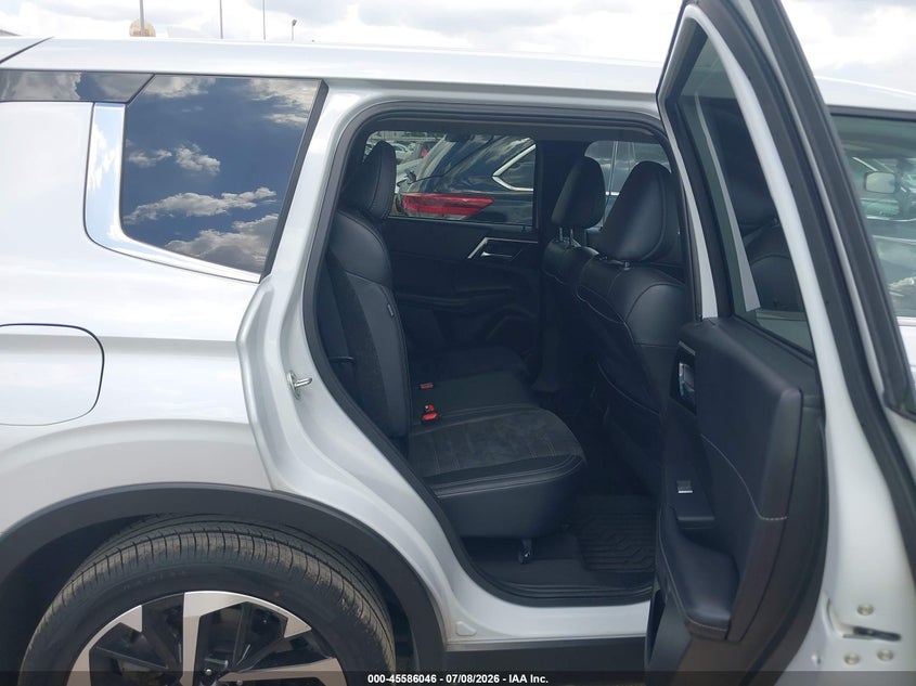 2024 Mitsubishi Outlander VIN JA4J4VA83RZ071268 IAAI salvage auction — FRONT END, Salvage Title, sold $13,200 on 2026-07-16 (photo 8)