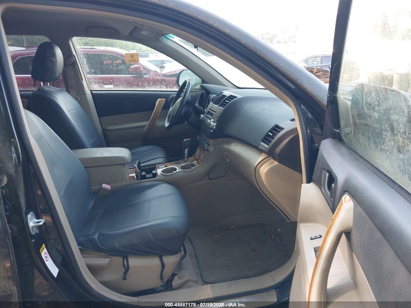 2010 Toyota Highlander hybrid VIN JTEBW3EH5A2041555 IAAI salvage auction — NORMAL WEAR, Clear (Illinois), sold $675 on 2026-07-20 (photo 5)