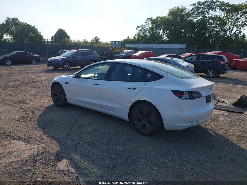 2023 Tesla Model 3 VIN 5YJ3E1EAXPF403940 IAAI salvage auction — RIGHT SIDE, Salvage (Pennsylvania), sold $7,100 on 2026-07-31 (photo 3)