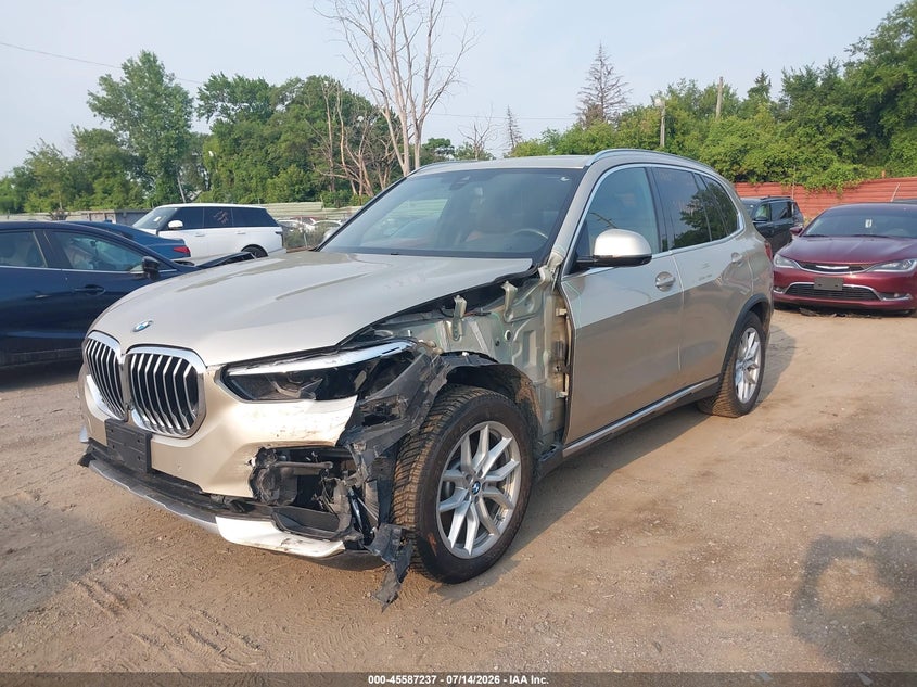 2019 BMW X5 VIN 5UXCR6C50KLL61001 IAAI salvage auction — LEFT FRONT, Clear (Michigan), sold $15,875 on 2026-08-29 (photo 2)