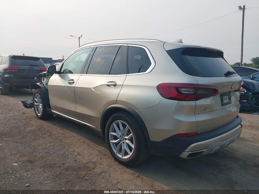 2019 BMW X5 VIN 5UXCR6C50KLL61001 IAAI salvage auction — LEFT FRONT, Clear (Michigan), sold $15,875 on 2026-08-29 (photo 3)