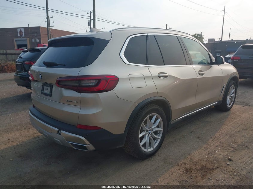 2019 BMW X5 VIN 5UXCR6C50KLL61001 IAAI salvage auction — LEFT FRONT, Clear (Michigan), sold $15,875 on 2026-08-29 (photo 4)