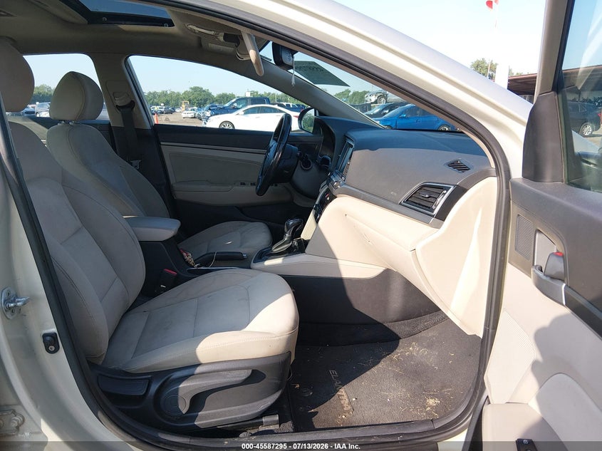 2017 Hyundai Elantra VIN KMHD84LF1HU250056 IAAI salvage auction — NORMAL WEAR, Original (Ohio), sold $775 on 2026-07-22 (photo 5)