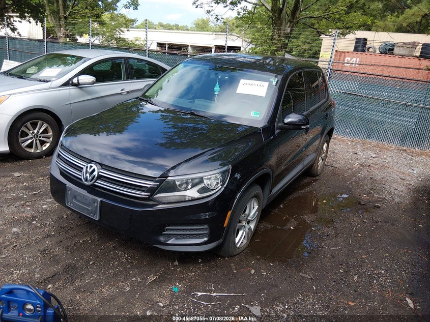 2014 Volkswagen Tiguan VIN WVGBV3AX0EW614957 IAAI salvage auction — NORMAL WEAR, Clear (Virginia), sold $425 on 2026-07-30 (photo 2)