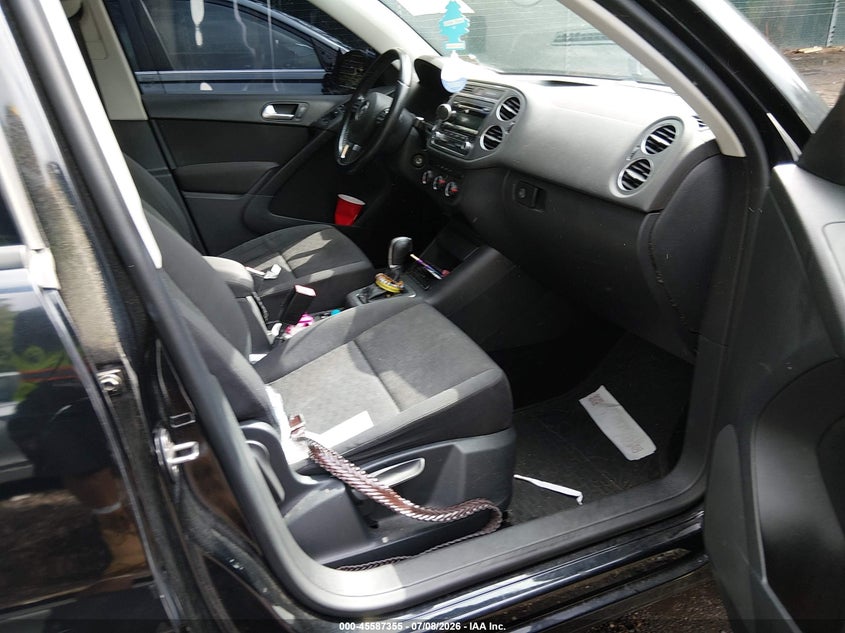 2014 Volkswagen Tiguan VIN WVGBV3AX0EW614957 IAAI salvage auction — NORMAL WEAR, Clear (Virginia), sold $425 on 2026-07-30 (photo 5)
