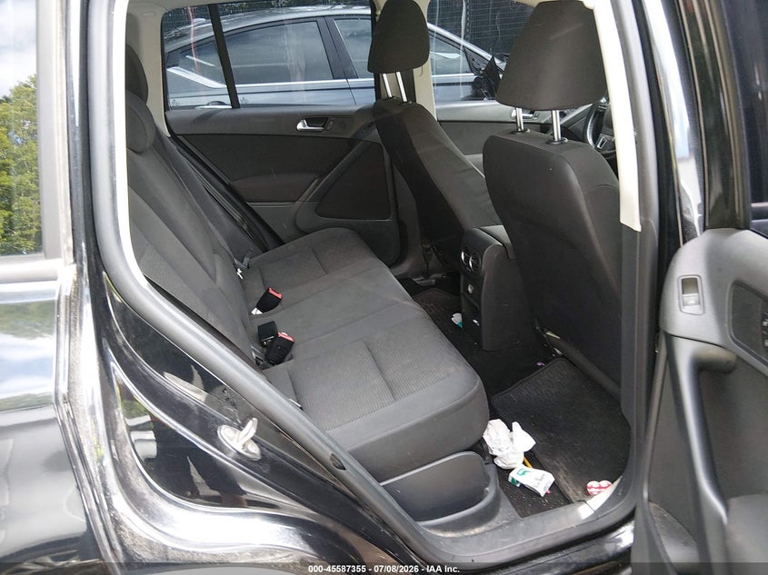 2014 Volkswagen Tiguan VIN WVGBV3AX0EW614957 IAAI salvage auction — NORMAL WEAR, Clear (Virginia), sold $425 on 2026-07-30 (photo 8)