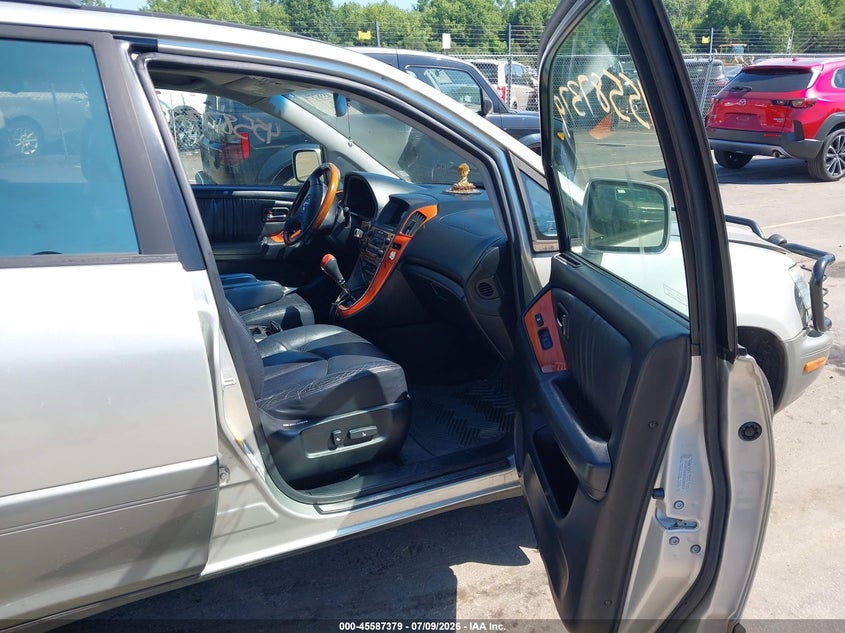 2003 Lexus Rx 300 VIN JTJHF10U530296547 IAAI salvage auction — SIDE, Salvage (Connecticut), sold $400 on 2026-07-23 (photo 5)