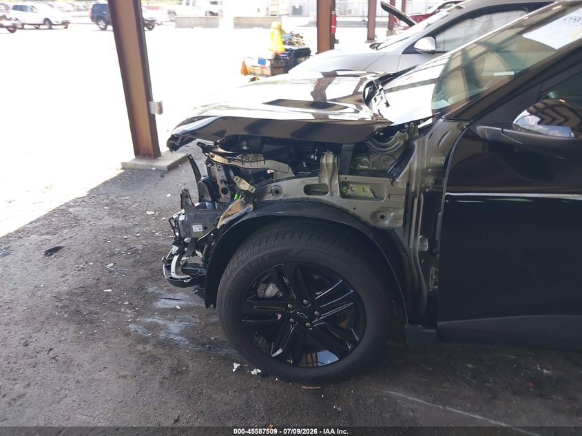 2025 Chevrolet Trax VIN KL77LKEP4SC277823 IAAI salvage auction — FRONT END, Rebuildable (Florida), sold $5,700 on 2026-07-28 (photo 6)