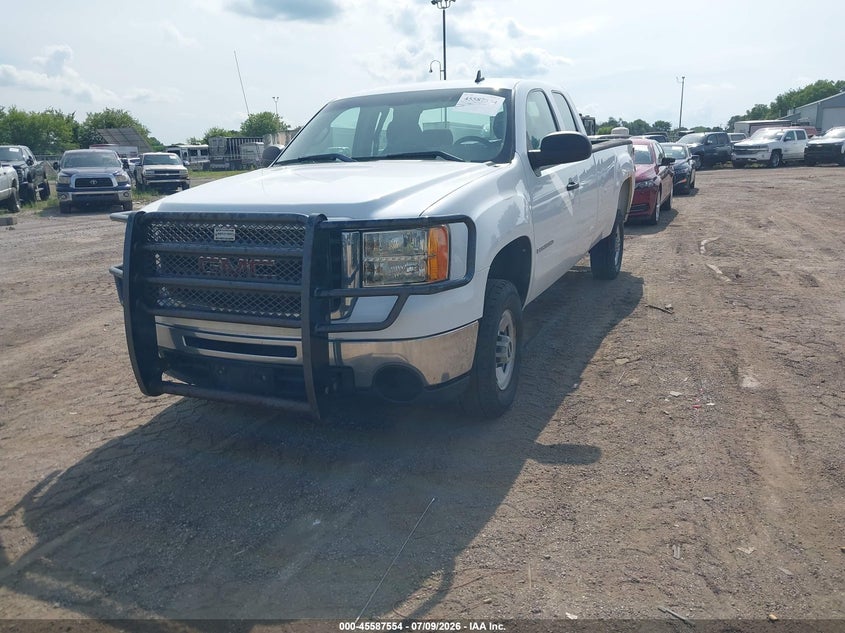 2009 Gmc SIERRA VIN 1GTHK49K49E134275 IAAI salvage auction — REAR END, Salvage (Iowa), sold $1,550 on 2026-07-29 (photo 2)