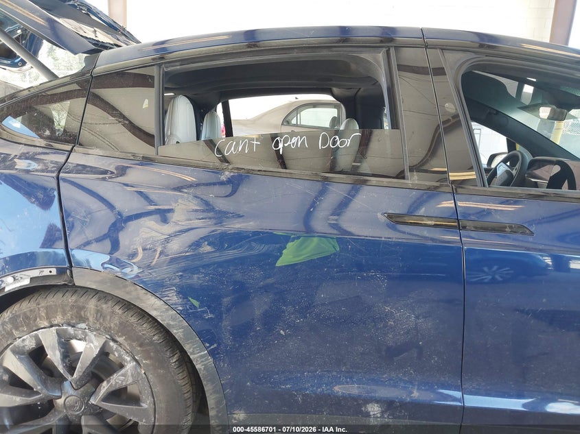2025 Tesla Model x VIN 7SAXCBE5XSF471179 IAAI salvage auction — FRONT & REAR, Wait Title, sold $19,950 on 2026-08-20 (photo 8)