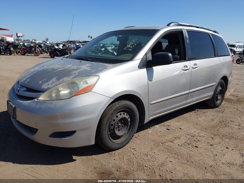 2007 Toyota Sienna VIN 5TDZK23C27S043619 IAAI salvage auction — NORMAL WEAR, Restored (Arizona), sold $350 on 2026-07-28 (photo 2)