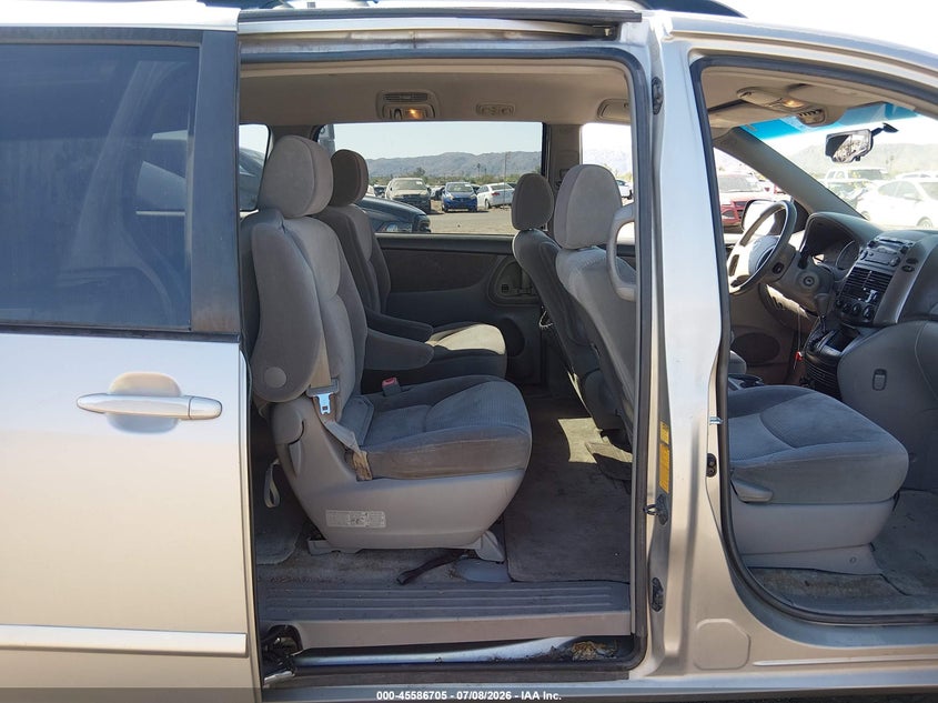 2007 Toyota Sienna VIN 5TDZK23C27S043619 IAAI salvage auction — NORMAL WEAR, Restored (Arizona), sold $350 on 2026-07-28 (photo 8)