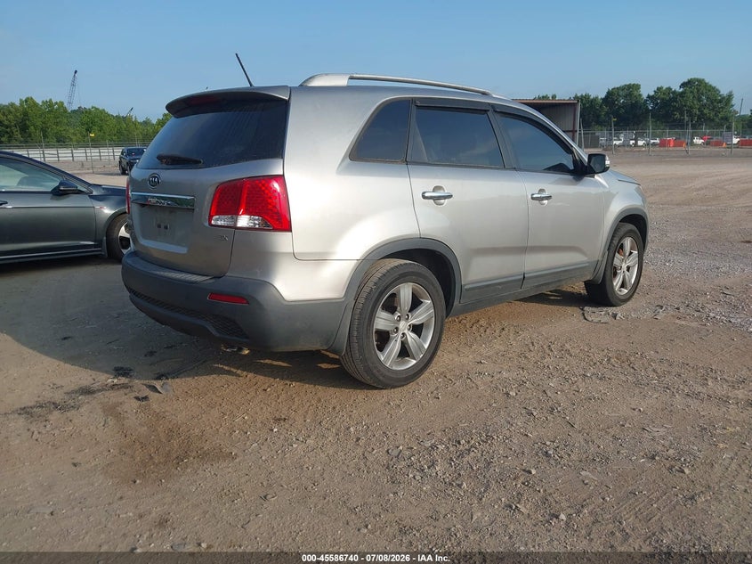 2013 Kia Sorento VIN 5XYKU3A68DG337887 IAAI salvage auction — NORMAL WEAR, Clear (Tennessee), sold $800 on 2026-07-16 (photo 4)