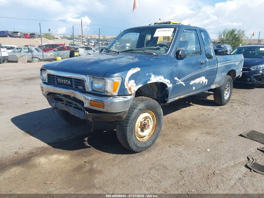 1990 Toyota Pickup VIN JT4VN13D3L0013941 IAAI salvage auction — NORMAL WEAR, Clear (New Mexico), sold $2,550 on 2026-07-29 (photo 2)