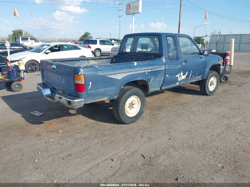 1990 Toyota Pickup VIN JT4VN13D3L0013941 IAAI salvage auction — NORMAL WEAR, Clear (New Mexico), sold $2,550 on 2026-07-29 (photo 4)