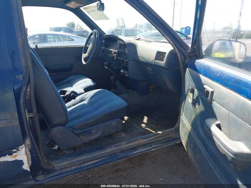 1990 Toyota Pickup VIN JT4VN13D3L0013941 IAAI salvage auction — NORMAL WEAR, Clear (New Mexico), sold $2,550 on 2026-07-29 (photo 5)