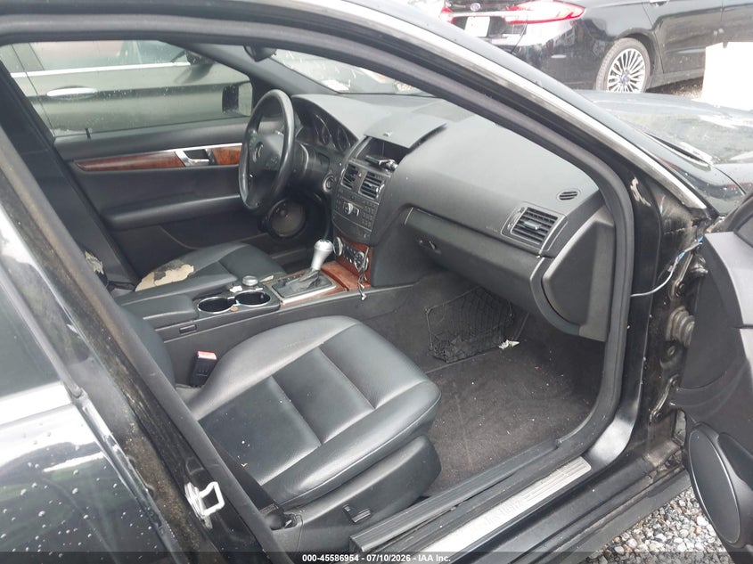 2011 Mercedes-benz C class VIN WDDGF8BB8BR169200 IAAI salvage auction — NORMAL WEAR, Repossession Paperwork (Georgia), sold $400 on 2026-08-11 (photo 5)