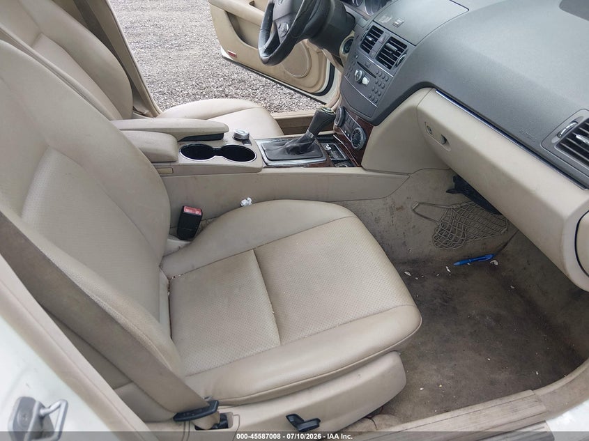 2010 Mercedes-benz C class VIN WDDGF5EB3AR102111 IAAI salvage auction — NORMAL WEAR, Repossession Paperwork (South Carolina), sold $525 on 2026-08-04 (photo 5)