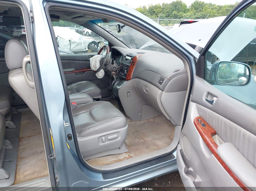 2005 Toyota Sienna VIN 5TDZA22C45S387213 IAAI salvage auction — FRONT END, Salvage - Greater Than 75% (Maryland), sold $1,150 on 2026-08-02 (photo 5)
