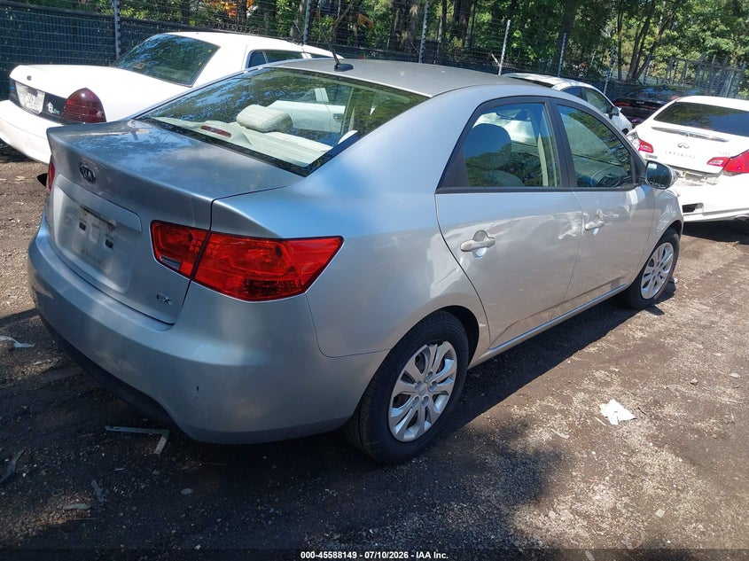 2010 Kia Forte VIN KNAFU4A28A5244325 IAAI salvage auction — SIDE, Clear (Virginia), sold $550 on 2026-07-25 (photo 4)