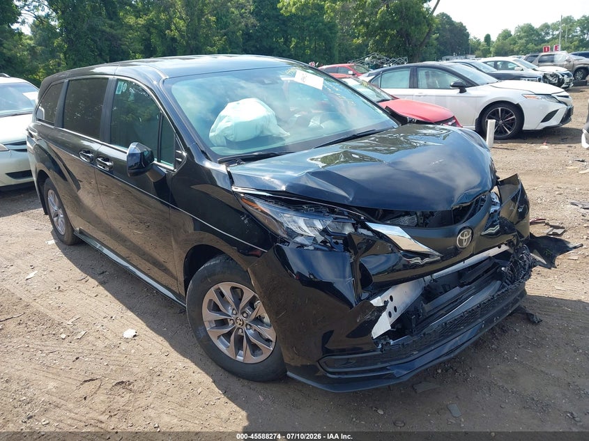 2026 Toyota Sienna VIN 5TDKSKFC4TS244879 — IAAI salvage auction photo