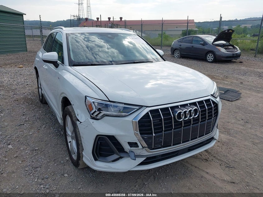 2024 Audi Q3 VIN WA1EECF33R1045378 IAAI salvage auction — FRONT & REAR, Salvage (Pennsylvania), sold $12,000 on 2026-08-18 (photo 6)