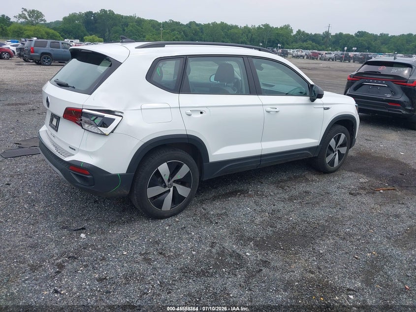 2024 Volkswagen Taos VIN 3VV8X7B22RM030053 IAAI salvage auction — REAR END, Wait Title, sold $11,300 on 2026-08-17 (photo 4)