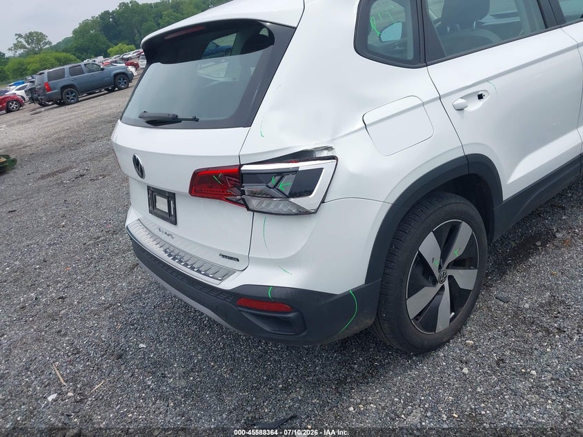 2024 Volkswagen Taos VIN 3VV8X7B22RM030053 IAAI salvage auction — REAR END, Wait Title, sold $11,300 on 2026-08-17 (photo 6)