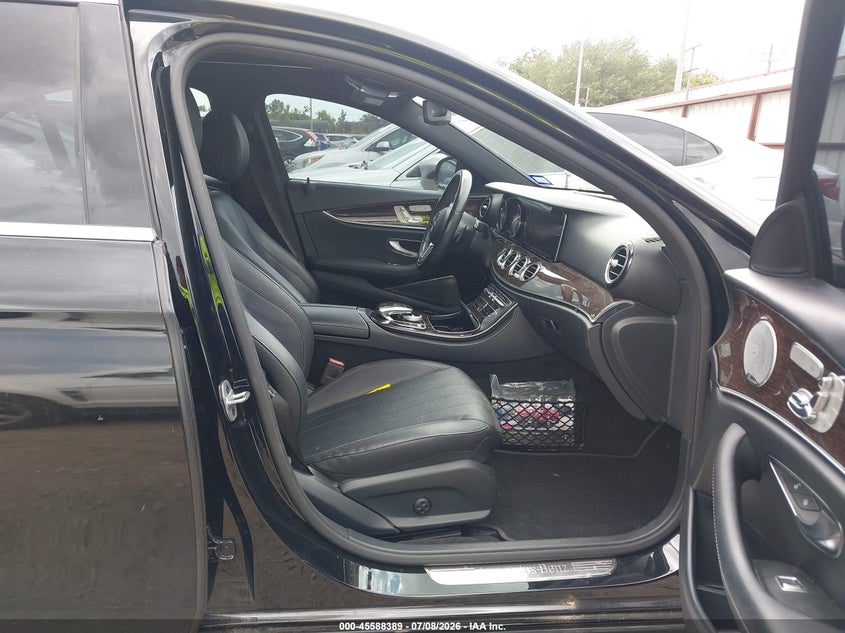 2019 Mercedes-benz E-klasse VIN WDDZF4JB0KA509960 IAAI salvage auction — WATER/FLOOD, Salvage Title, sold $4,750 on 2026-07-23 (photo 5)