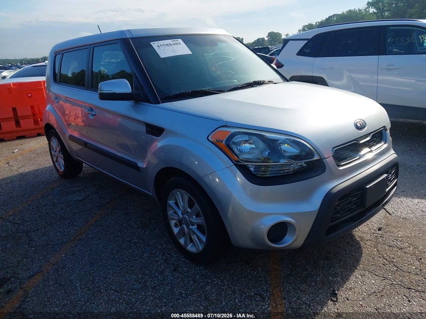 2013 Kia Soul VIN KNDJT2A63D7537176 IAAI salvage auction — NORMAL WEAR, Clear (Kansas), sold $1,175 on 2026-07-29 (photo 1)