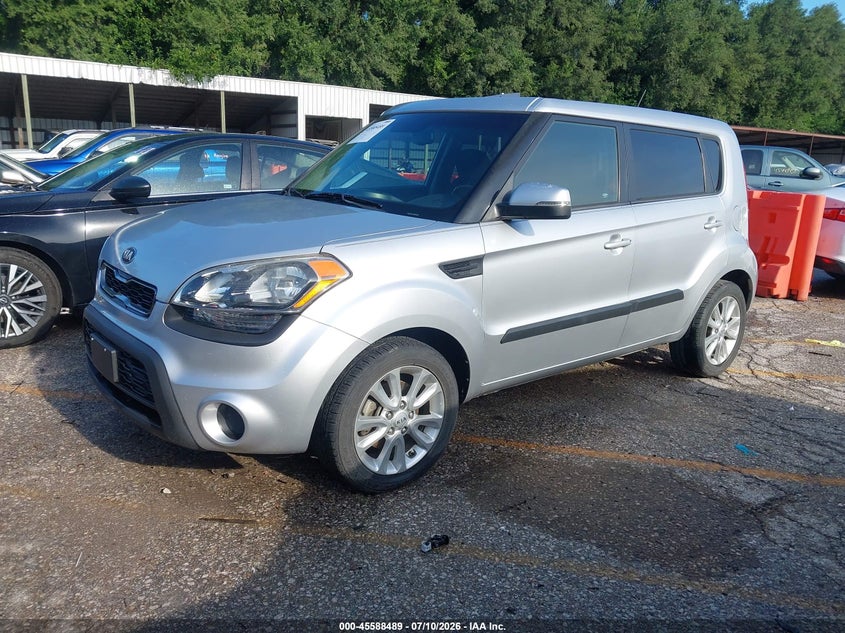 2013 Kia Soul VIN KNDJT2A63D7537176 IAAI salvage auction — NORMAL WEAR, Clear (Kansas), sold $1,175 on 2026-07-29 (photo 2)