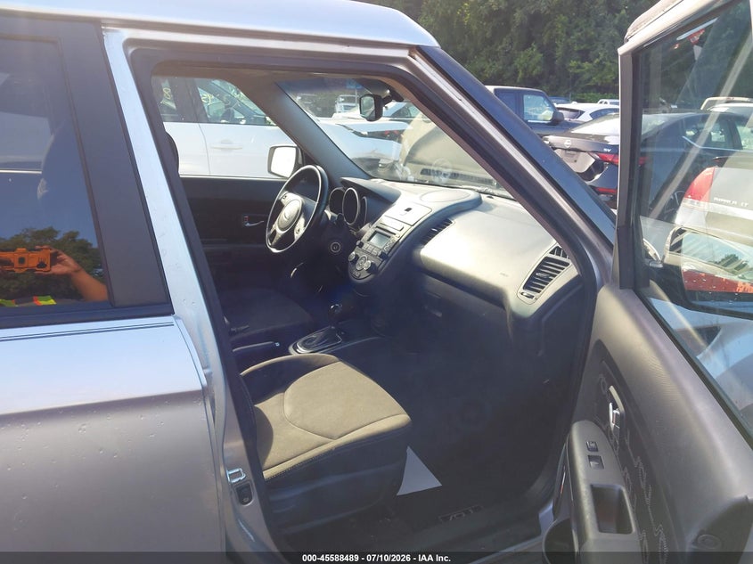 2013 Kia Soul VIN KNDJT2A63D7537176 IAAI salvage auction — NORMAL WEAR, Clear (Kansas), sold $1,175 on 2026-07-29 (photo 5)