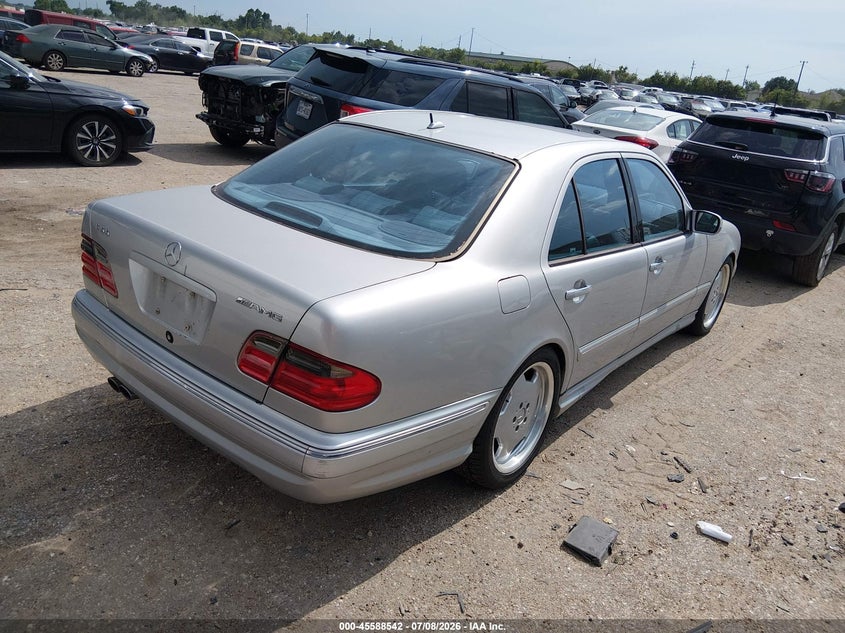 2000 Mercedes-benz E-class VIN WDBJF74J0YB071714 IAAI salvage auction — NORMAL WEAR, Original (Texas), sold $2,500 on 2026-07-22 (photo 4)