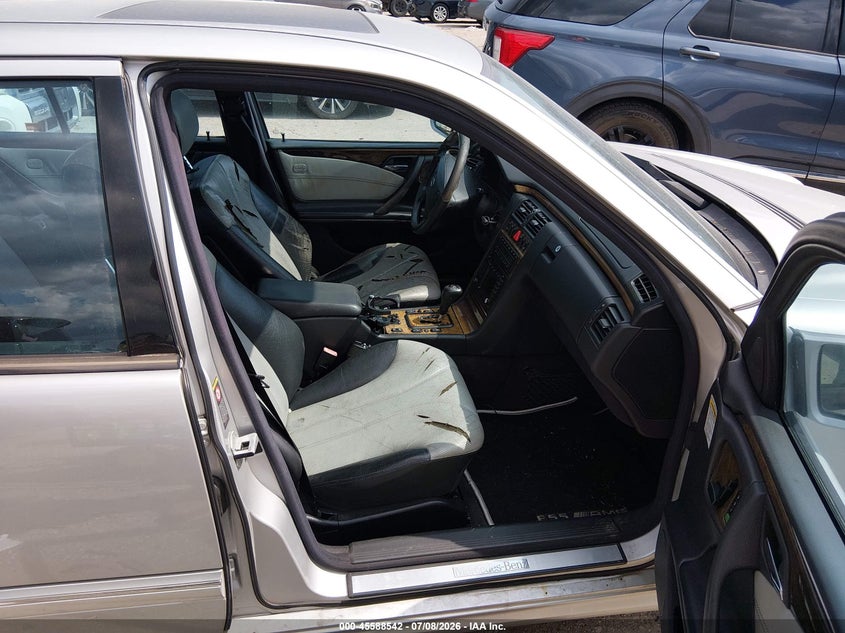 2000 Mercedes-benz E-class VIN WDBJF74J0YB071714 IAAI salvage auction — NORMAL WEAR, Original (Texas), sold $2,500 on 2026-07-22 (photo 5)