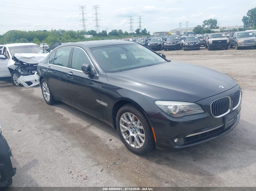 2012 BMW 7er VIN WBAKC8C51CC437074 IAAI salvage auction — NORMAL WEAR, Clear (Illinois), sold $975 on 2026-07-29 (photo 1)