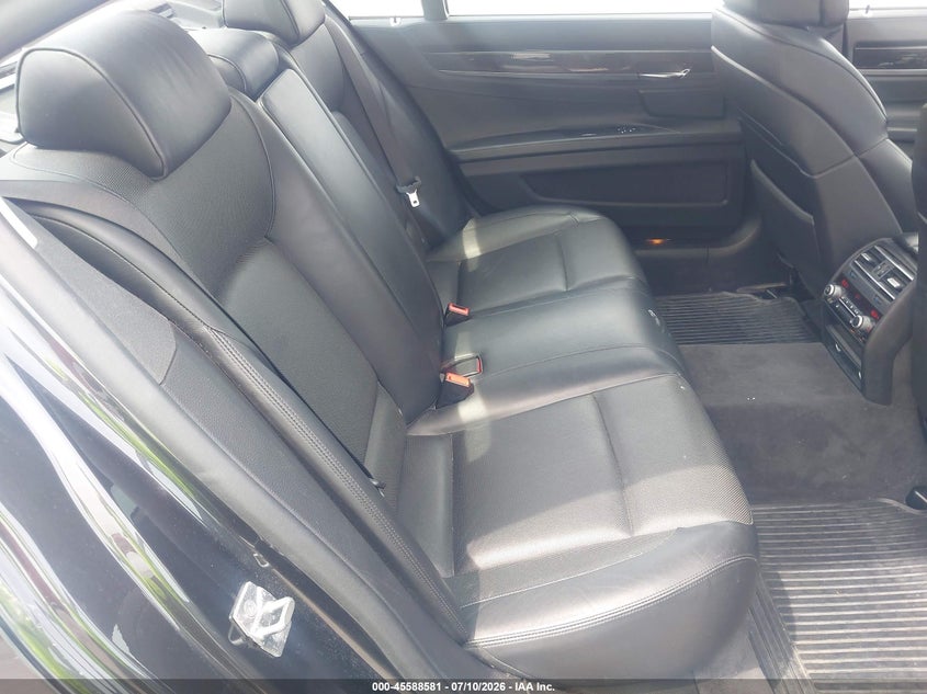 2012 BMW 7er VIN WBAKC8C51CC437074 IAAI salvage auction — NORMAL WEAR, Clear (Illinois), sold $975 on 2026-07-29 (photo 8)