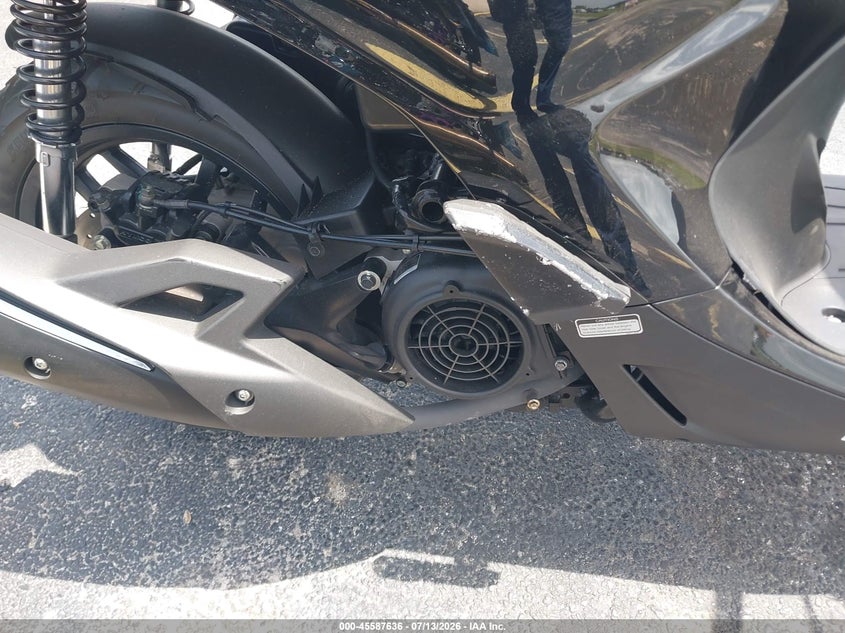 2021 Kymco usa inc People VIN LC2T0J143MC000211 IAAI salvage auction — NORMAL WEAR, Clear (Florida), sold $175 on 2026-07-16 (photo 8)