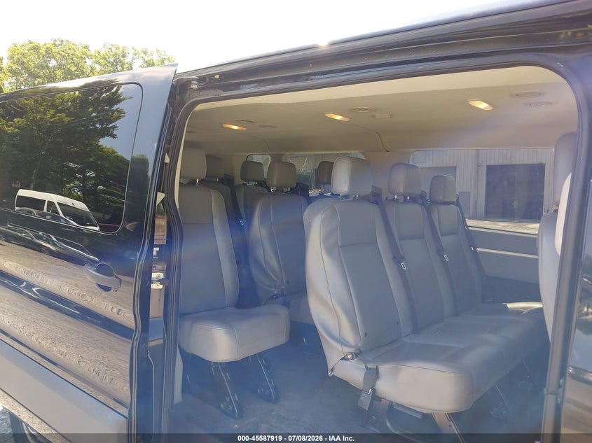 2018 Ford Transit-350 VIN 1FBZX2YMXJKB52724 IAAI salvage auction — NORMAL WEAR, Sf97 (New York), sold $16,700 on 2026-07-31 (photo 8)