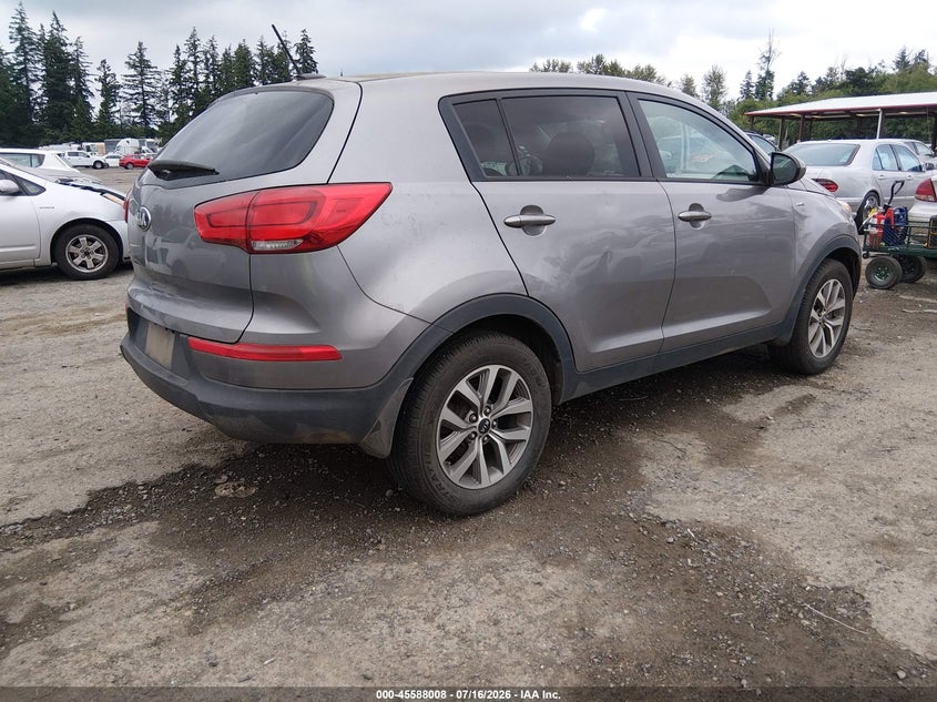 2015 Kia Sportage VIN KNDPBCACXF7701583 IAAI salvage auction — NORMAL WEAR, Clear (Washington), sold $25 on 2026-07-29 (photo 4)