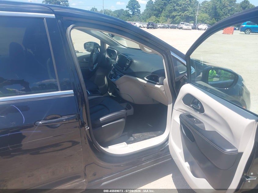 2024 Chrysler Pacifica VIN 2C4RC1BGXRR179570 IAAI salvage auction — SIDE, Salvage Title, sold $14,200 on 2026-07-29 (photo 5)