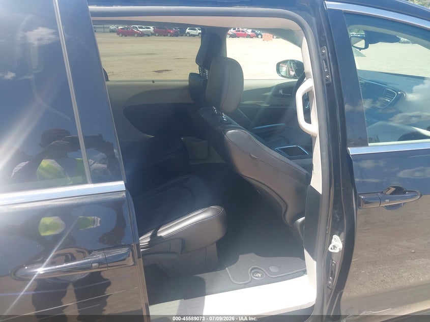 2024 Chrysler Pacifica VIN 2C4RC1BGXRR179570 IAAI salvage auction — SIDE, Salvage Title, sold $14,200 on 2026-07-29 (photo 8)