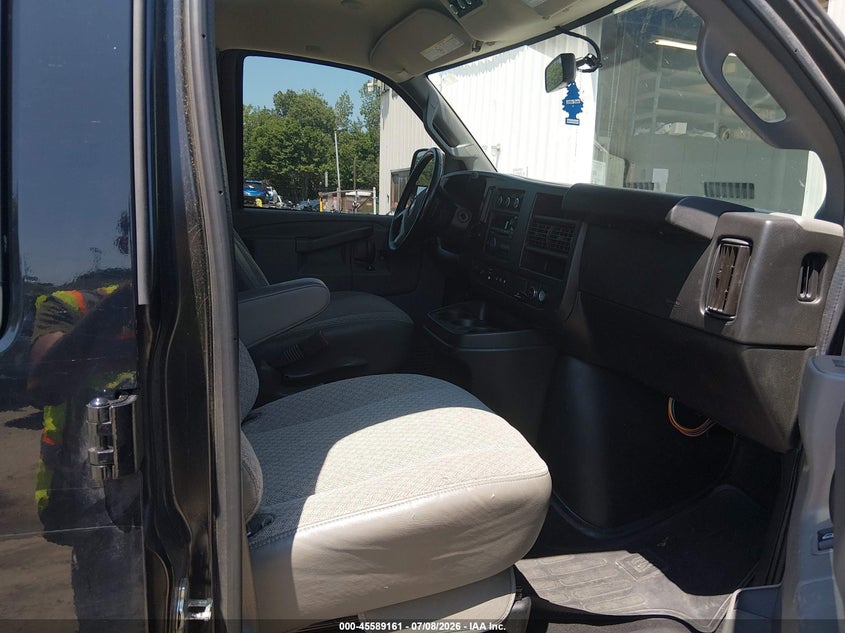 2019 Chevrolet Express 3500 VIN 1GAZGNFG1K1341577 IAAI salvage auction — NORMAL WEAR, SF97 (Rhode Island), sold $18,750 on 2026-07-23 (photo 5)
