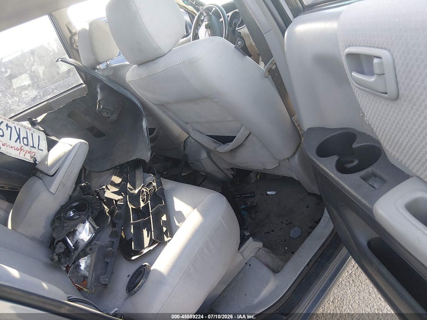 2004 Toyota Highlander VIN JTEDP21A240036886 IAAI salvage auction — NORMAL WEAR, Clear (California), sold $825 on 2026-07-29 (photo 8)